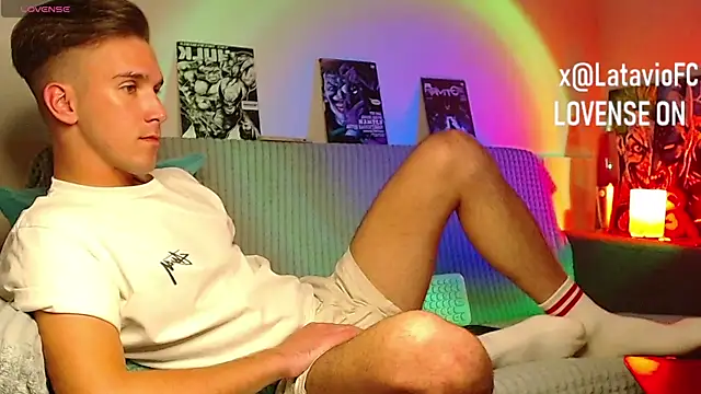 Midnighter_ webcam
