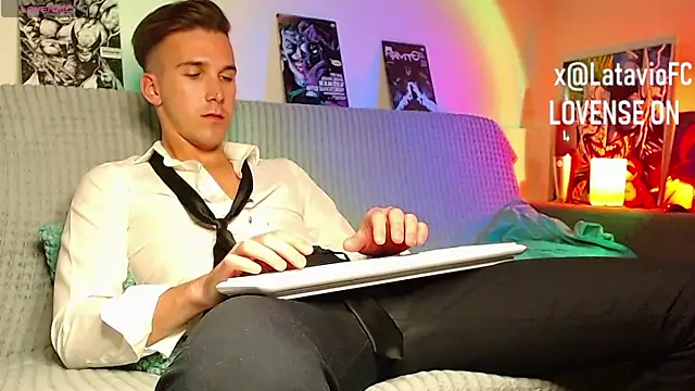 Midnighter_ webcam