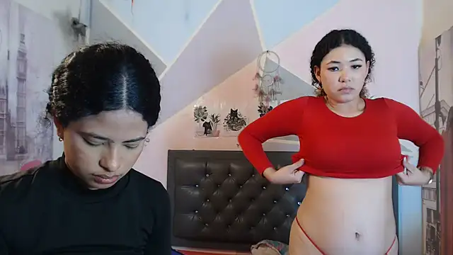 Adut_Akech webcam