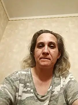 KatieLove133 live sex cam