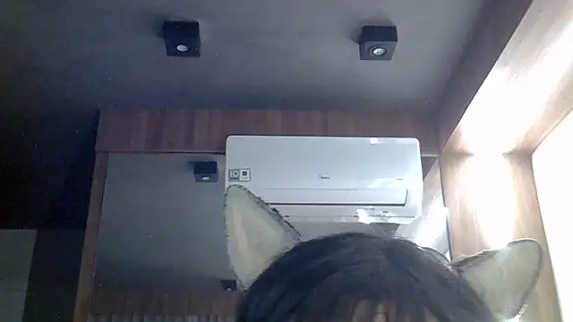 SkinnyKitten live cam