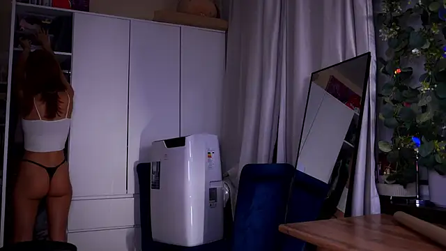 Liuba_Fox webcam