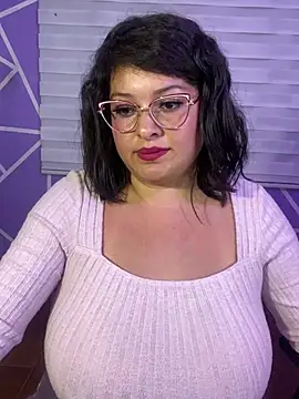MiiaaJoness webcam