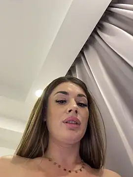 isabellaetthan (F young) - Guys my pussy needs VIBES + :gift: + 4L