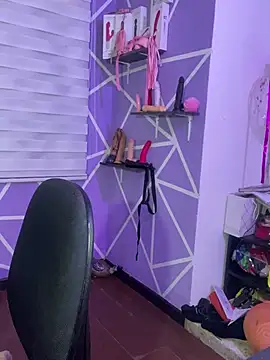 MiiaaJoness webcam