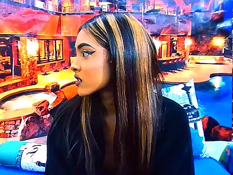 IndianPretty14u2Luv webcam