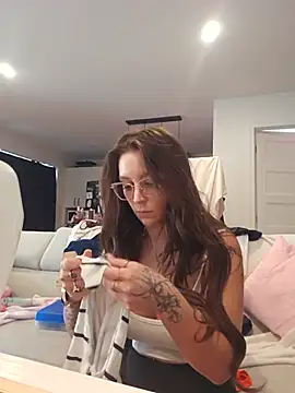 LilyOrion webcam