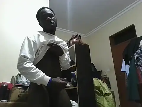 mbunji live cam on StripChat
