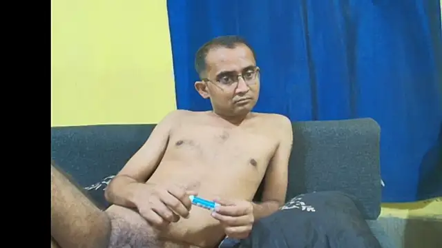 Cute_boy2000 webcam