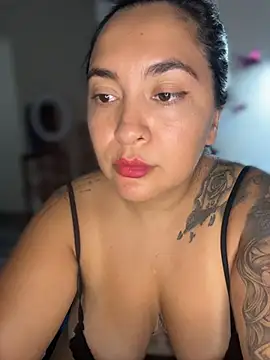 latina curvy22