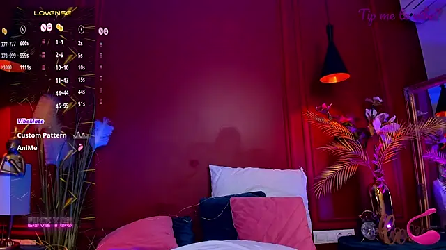 Mayzzie live cam on StripChat