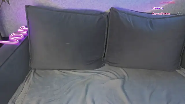 ReinaKousaka webcam