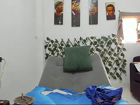 Latins_Boss webcam