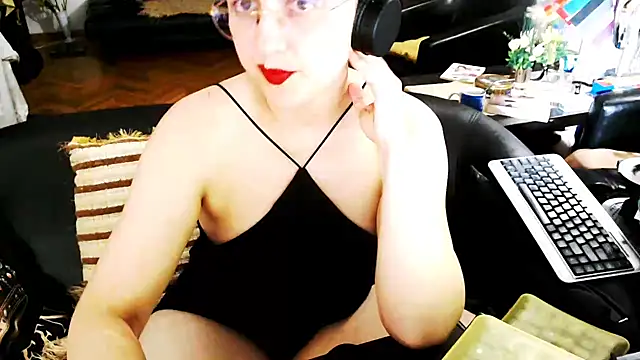 imperatriza - Imperatriza's free webcam - UK Sex Cams