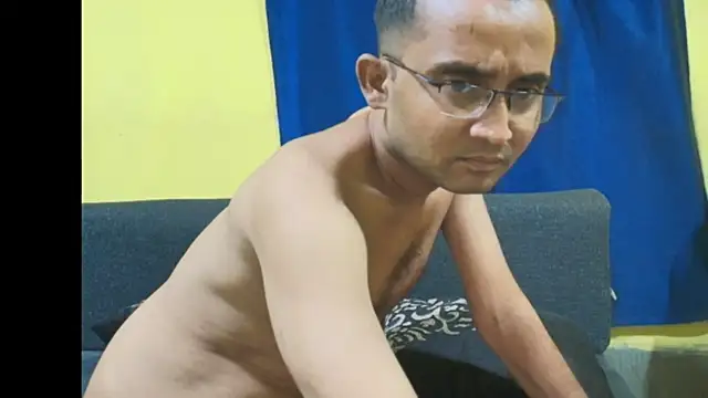 Cute_boy2000 webcam