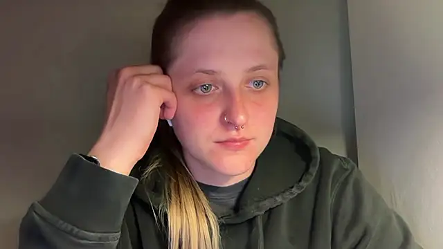leawetgirl - LeaWetGirl's free webcam - UK Sex Cams