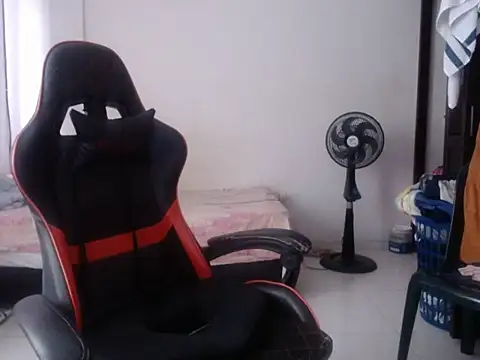 Adriana_0312 webcam