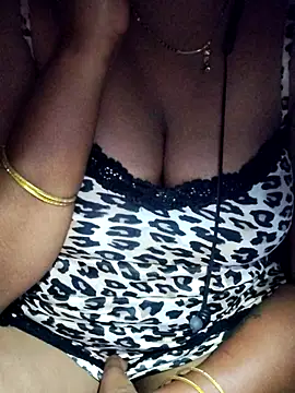 Kiara033 webcam