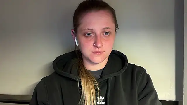 LeaWetGirl webcam