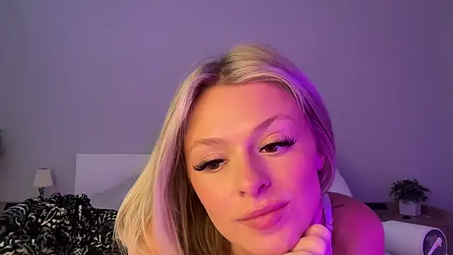 piperrae - Piperrae's free webcam - UK Sex Cams