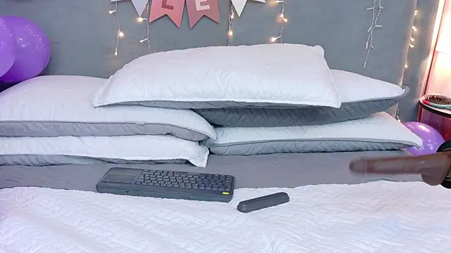 AlmaRose_ webcam