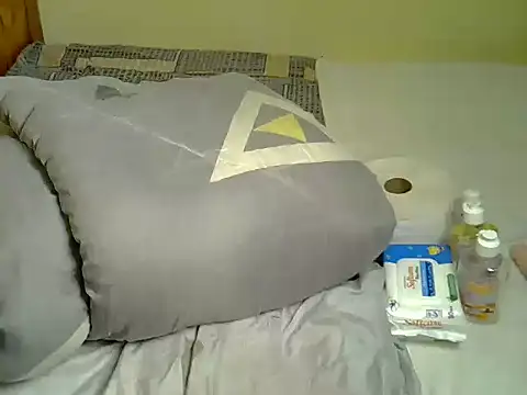 Pearl_petite webcam
