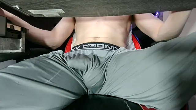 dick_and_muscles - Dick_and_muscles's free webcam - UK Sex Cams