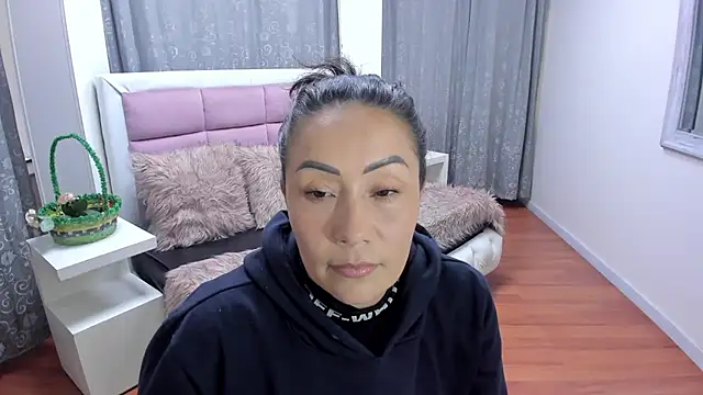 gaby_trent live cam on StripChat