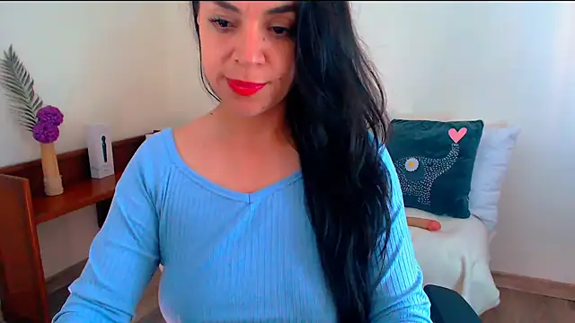 LATINGODDESS_X live cam on StripChat