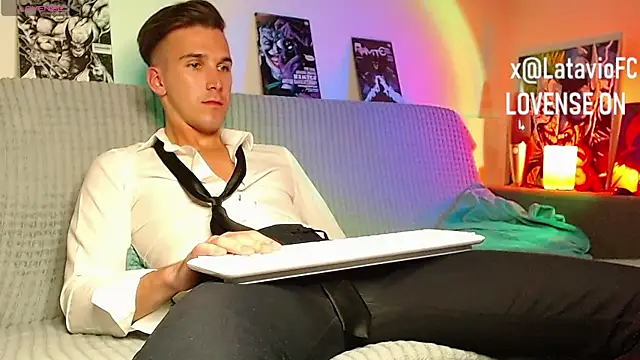 Midnighter_ webcam
