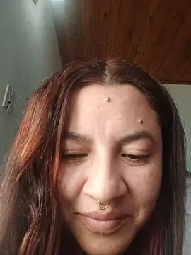 samm_curvy live cam on StripChat