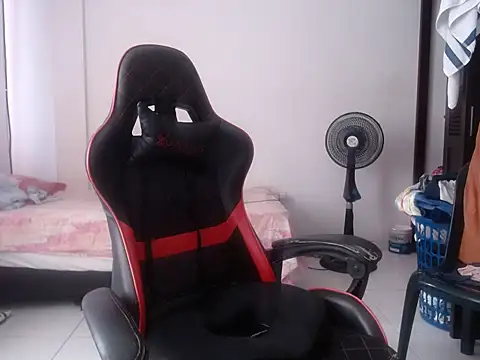 Adriana_0312 webcam