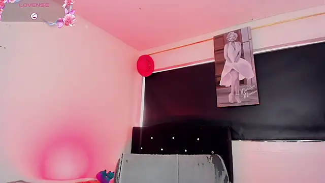 Kendall_hornyy webcam