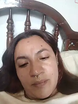 samm_curvy (F young) - Show tits