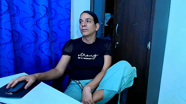 oh_tique - Oh_Tique's free webcam - UK Sex Cams