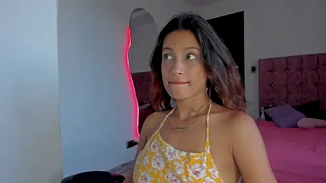 cora_22 - Cora_22's free webcam - UK Sex Cams