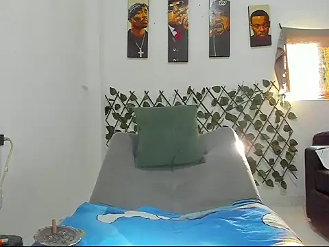 Latins_Boss webcam