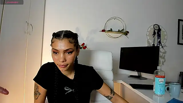 TattoedLexi_ webcam