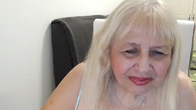 SusiLifeXXX webcam