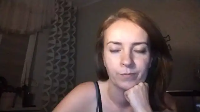 JenniferAlone webcam