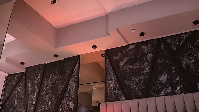 ginavalentinna (F young) - pussy needs some fingers inside