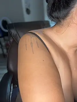 latina_curvy22 (F young) - dildo blowjob + ctl lush x 1 min