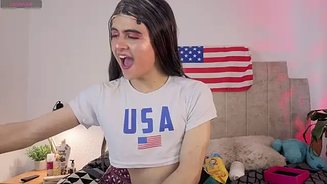 emilly-hall (T young) - DANCE SEXY AND SUCK COCK 😈🤭🍆