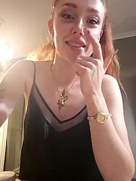 ember_starr (F young) - Suck a chocolate finger