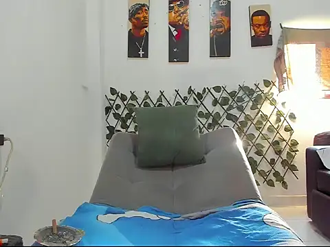 Latins_Boss webcam