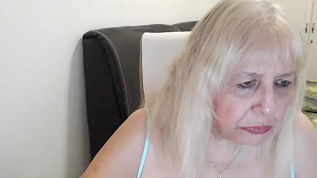 SusiLifeXXX webcam