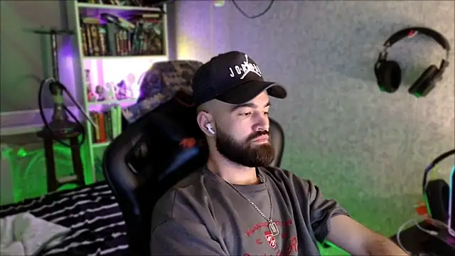 _Serious_Man webcam