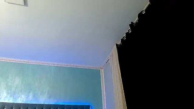 LaraLanee webcam