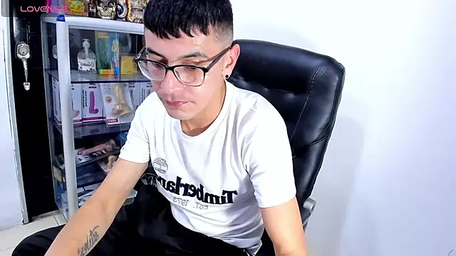 Alexx_bigcockk webcam