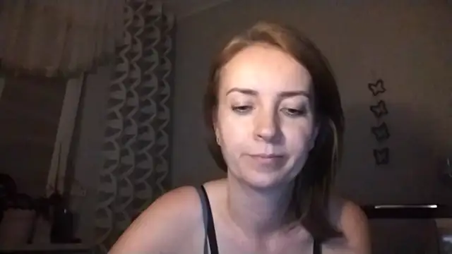 JenniferAlone webcam